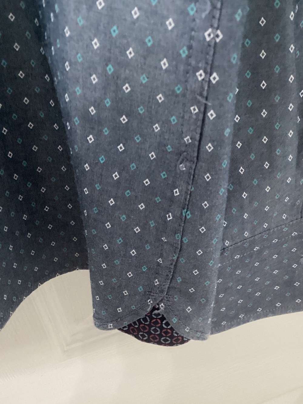 Van Heusen Never Tuck Shirt - Picture 4 of 5